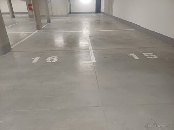 2 parkovací místa - 4