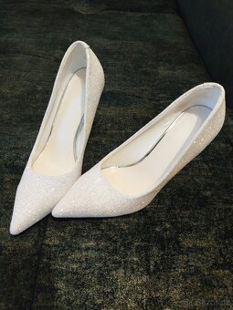 Překrásné flitrované bílé lodičky - 4