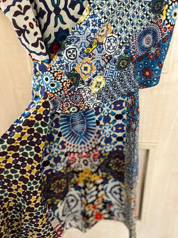 Nové letní šaty zn.Desiqual vel.40 - 4