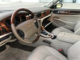 Predám Jaguar Daimler Super V8 long - 4