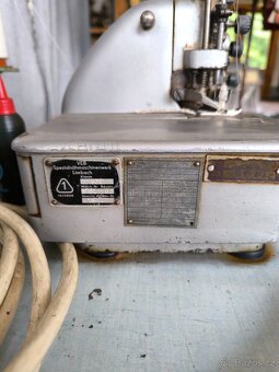 Šicí stroj overlock - 4