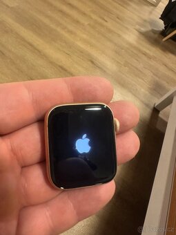 Apple Watch SE - 4