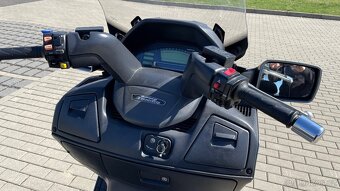Suzuki Burgman 650 - 4