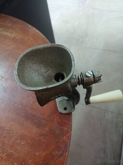 Ruční retro mlýnek na mák Ideal - 4