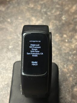 Chytrý náramek Fitbit Charge 5 černý 2 - 4