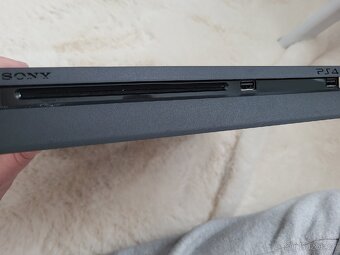 Playstation 4 slim 1tb a 24 her - 4