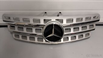 Přední mřížky (masky) na Mercedes-Benz ML - w164, Facelift - 4