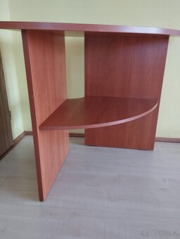 Rohový stolek z dýhy - 4