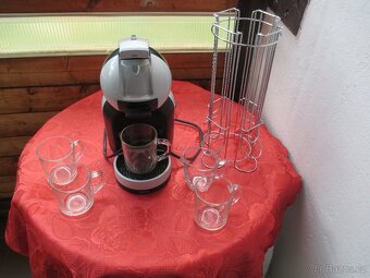 Kávovar Krupps KP Dolce Gusto+Stojan na kapsle+hrnečky - 4
