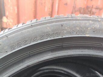 225/45/17 Bridgestone - 4