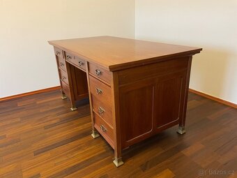 Historiický psací stůl - 4