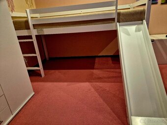 Postel se skluzavkou - 4