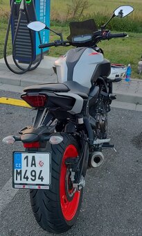 Yamaha MT07 - 4