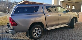Toyota Hilux 2,4 D - 4