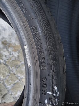 225/45/19 letní pneu BRIDGESTONE 225/45 R19 - 4