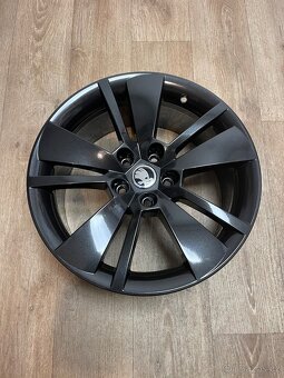 5x112 r18 original Škoda - 4