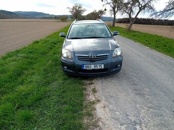 Toyota Avensis - 4