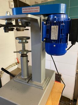 Prodám poloautomatický zavírač konzerv. - 4