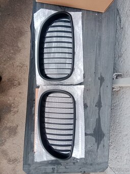 BMW E60 E61 černé ledvinky matné - 4