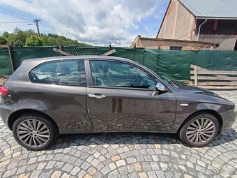 Alfa Romeo 147 – 1.6 16V (77 kW), benzín, najeto 167 000 km - 4