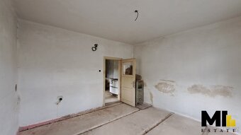 Prodej rodinného domu (5+1) o velikosti 170 m2 v obci Dolní - 4