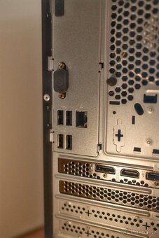 Herný počítač Lenovo IdeaCentre + monitor a príslušenstvo - 4