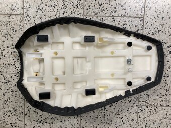 Suzuki V-Strom DL 650 XTA, zvýšené sedlo - 4