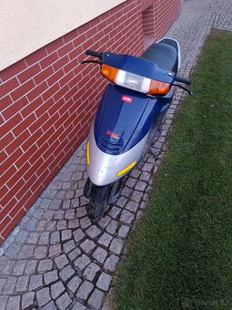 Aprilia 50 skútr - 4