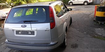 Ford Focus mk 2 r.v. 2005 celý na ND - 4