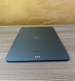 Apple iPad Air 10.9" 2022 M1 64GB modrá - 4