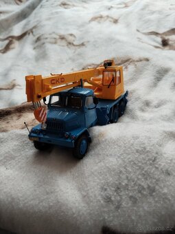 Modely - 4