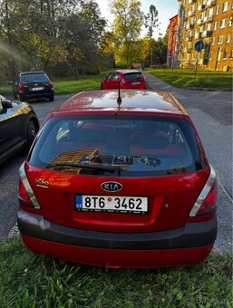 Kia rio - 4