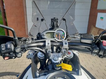 Triumph Tiger 800 XCA - 4