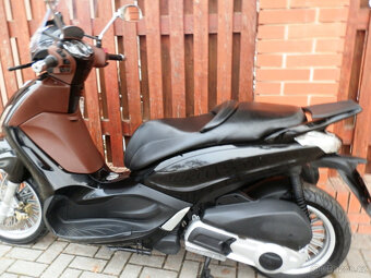 Piaggio Beverly 125 - 4