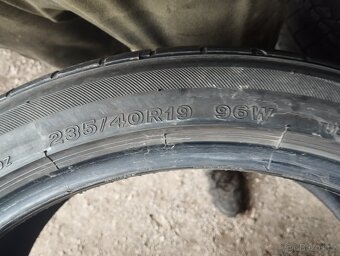 235/40/19 96w Bridgestone - letní pneu 4ks - 4