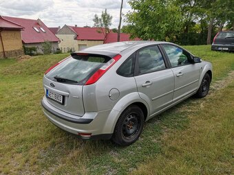 Ford Focus mk2 1.8 Ghia - 4