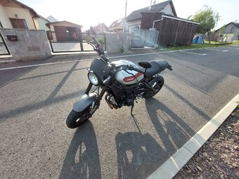 Yamaha XSR 900 - 4