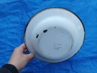 Smaltovaný bílý talířek, průměr 24 cm - 4