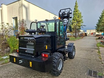 Kolový nakladač TH 922 - 4