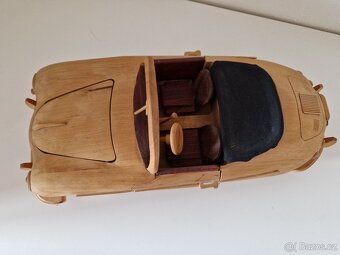 Dřevěný model auta - 4