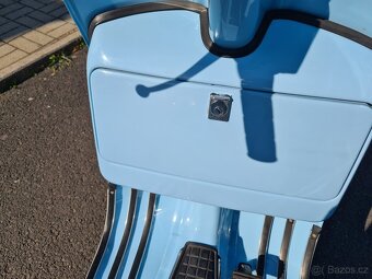 Piaggio Vespa  P200E - 4