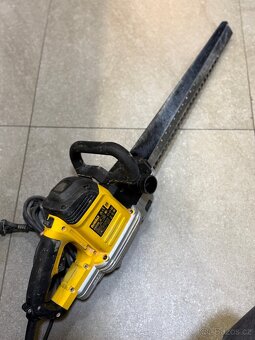 Dewalt elek. pila DWE398 - 4