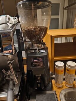 Mlýnek kávy Sanremo SR70 - 4