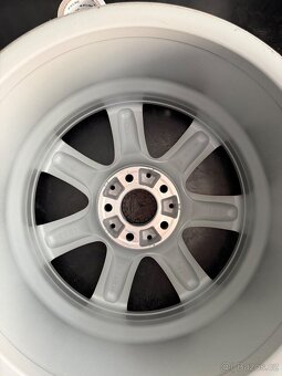 #5 Nové elektróny originál Mercedes r18 - 4