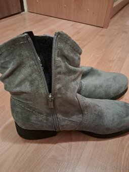Prodám nové dámské kozačky vel. 41-42 - 4