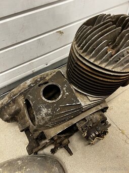 Motor Jawa 250 kývačka - 4