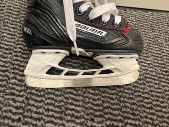 DĚTSKÉ BRUSLE BAUER NS, VEL. 8/26 - 4