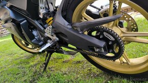 Yamaha YZF-R125 - 4