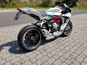 MV Agusta F3 - 4