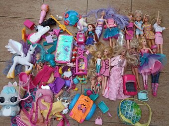 Panenky barbie a jiné plus doplňky - 4